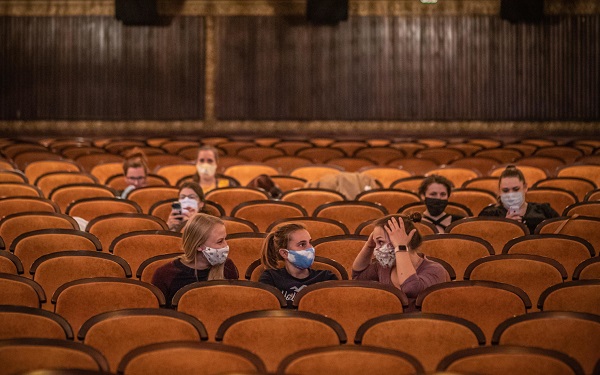 cinema-mascherine-ansa Cinema aperti dal 15 Giugno: buona notizia o è troppo presto?