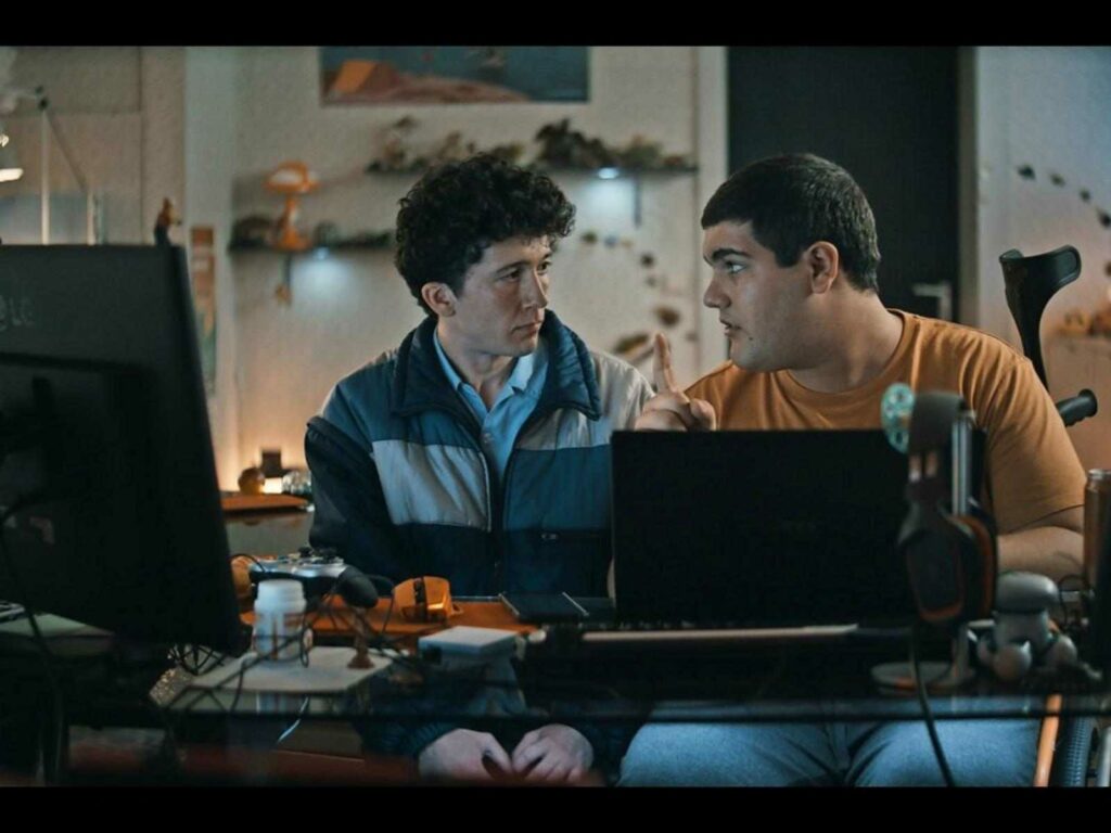 come-vendere-droga-online-in-fretta-danilo-kamperidis-maximilian-mundt-protagonisti-scena-1024x768 Recensione Come vendere droga online seconda stagione