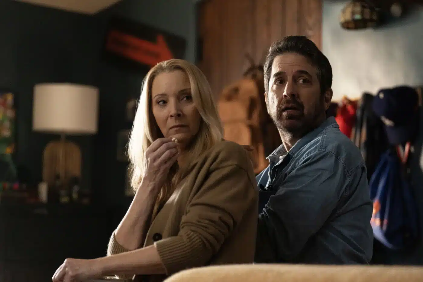 no-good-deed-lisa-kudrow-ray-romano_jpg_1400x0_crop_q85 No Good Deed: una Black Comedy da vedere su Netflix